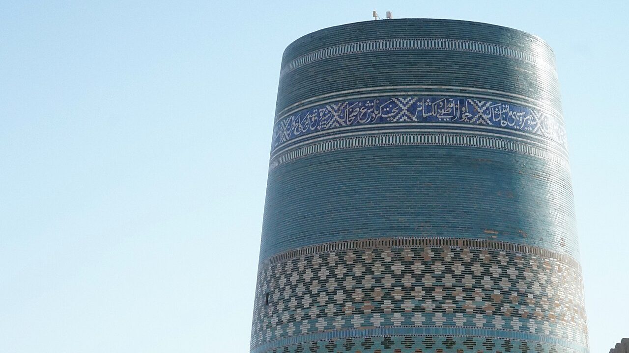 The turquoise-tiled Kalta Minor minaret in Khiva