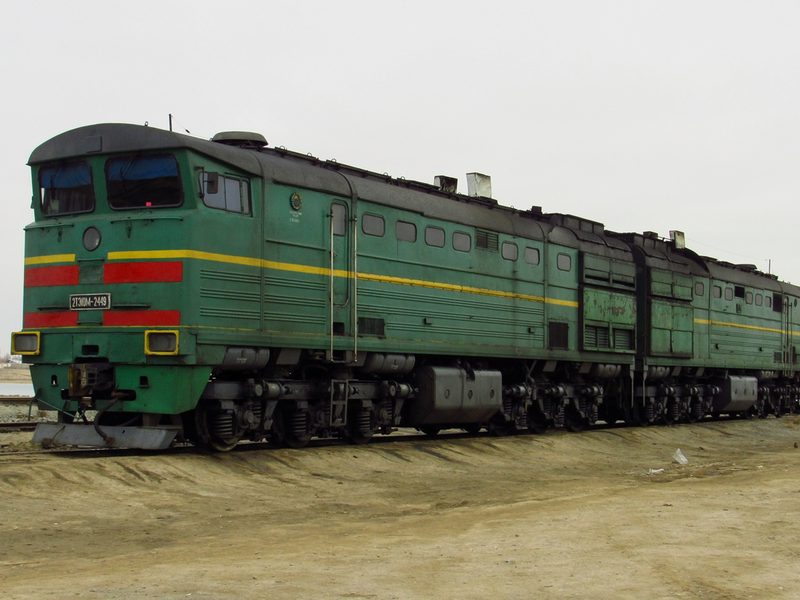 Long-distance Uzbekistan Railways locomotive at Nukus station